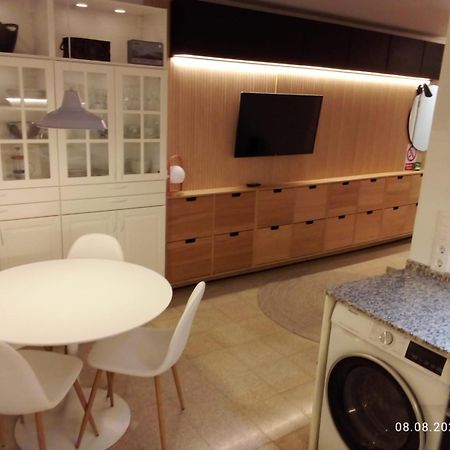 2 Bedroom Large Modern Apartment In Blanes Old Town 50M From The Beach! Εξωτερικό φωτογραφία