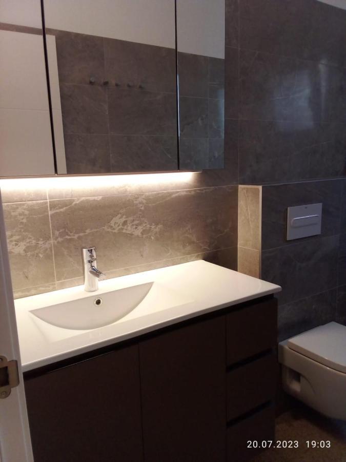 2 Bedroom Large Modern Apartment In Blanes Old Town 50M From The Beach! Εξωτερικό φωτογραφία