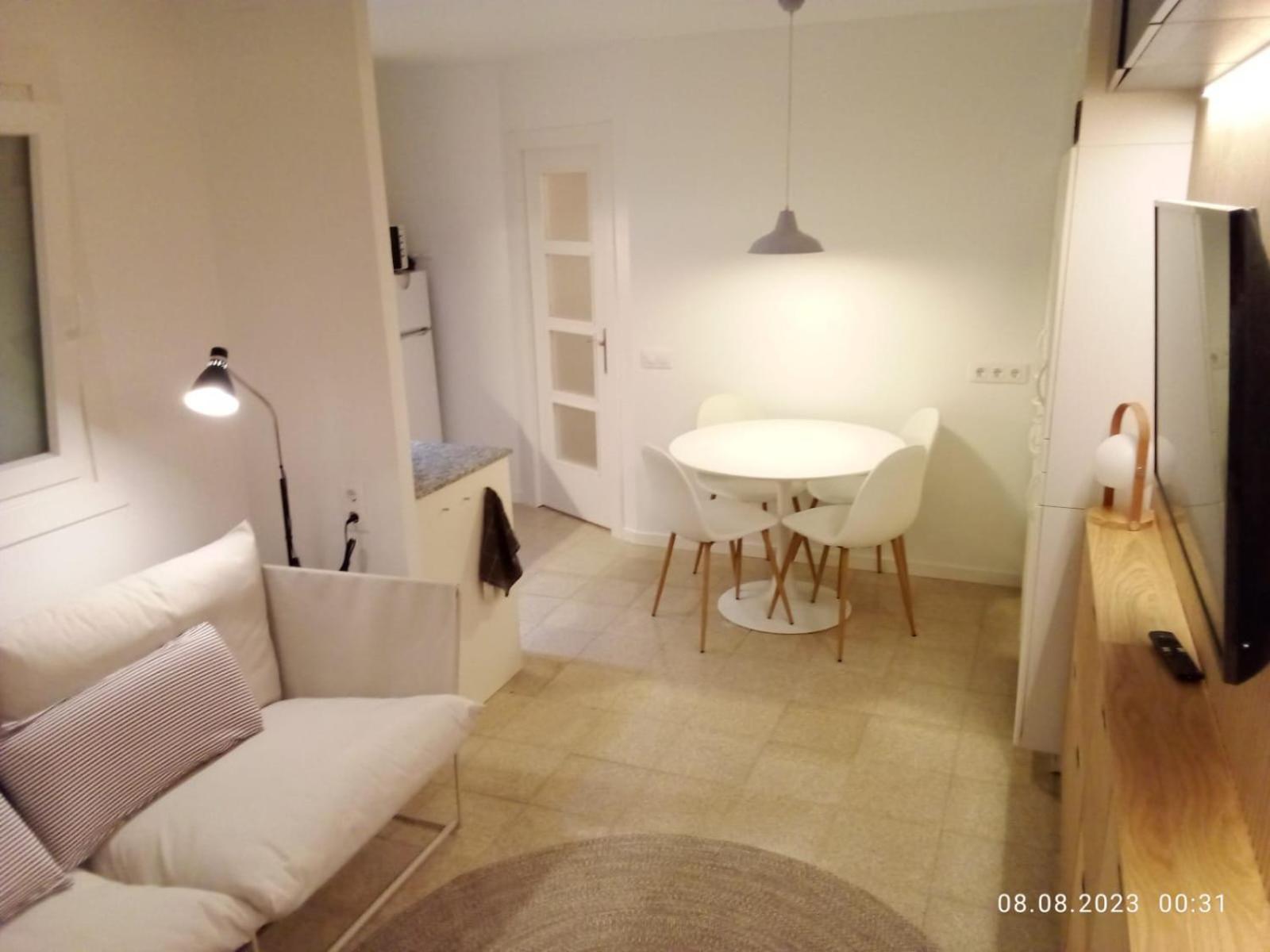 2 Bedroom Large Modern Apartment In Blanes Old Town 50M From The Beach! Εξωτερικό φωτογραφία